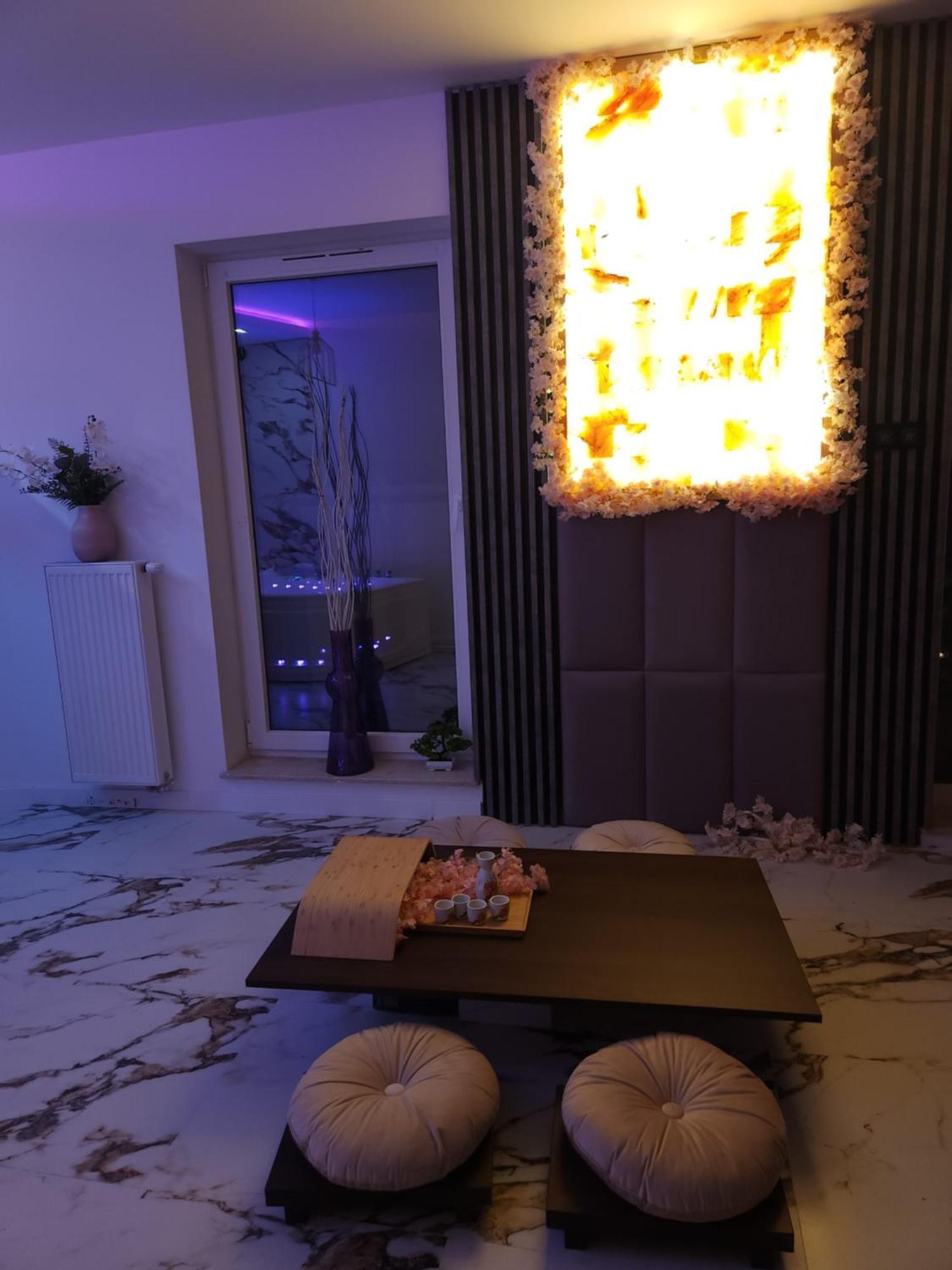 New In Gdansk! Red Room In The Heart Of Gdansk - Bdsm - With A Luxury Jacuzzi And Access To A Sauna Exteriör bild
